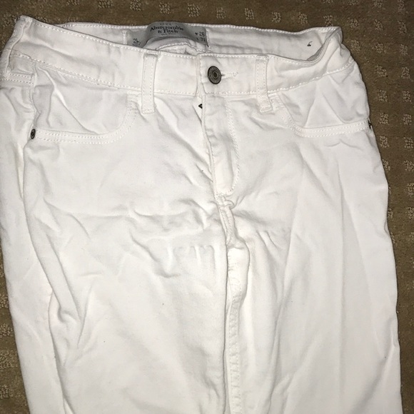 Abercrombie jeans! Great condition just wrinkled - Picture 2 of 4